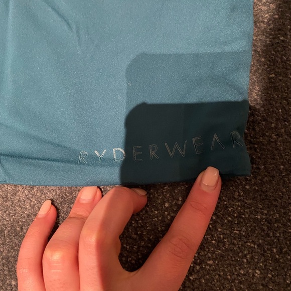 RYDERWEAR set - Picture 3 of 4